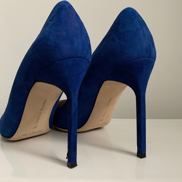 Manolo Blahnik Blue Suede Pumps - Picture 2 of 8